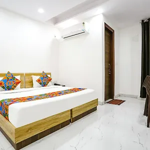 Hotel Fabhotel Silver Crown